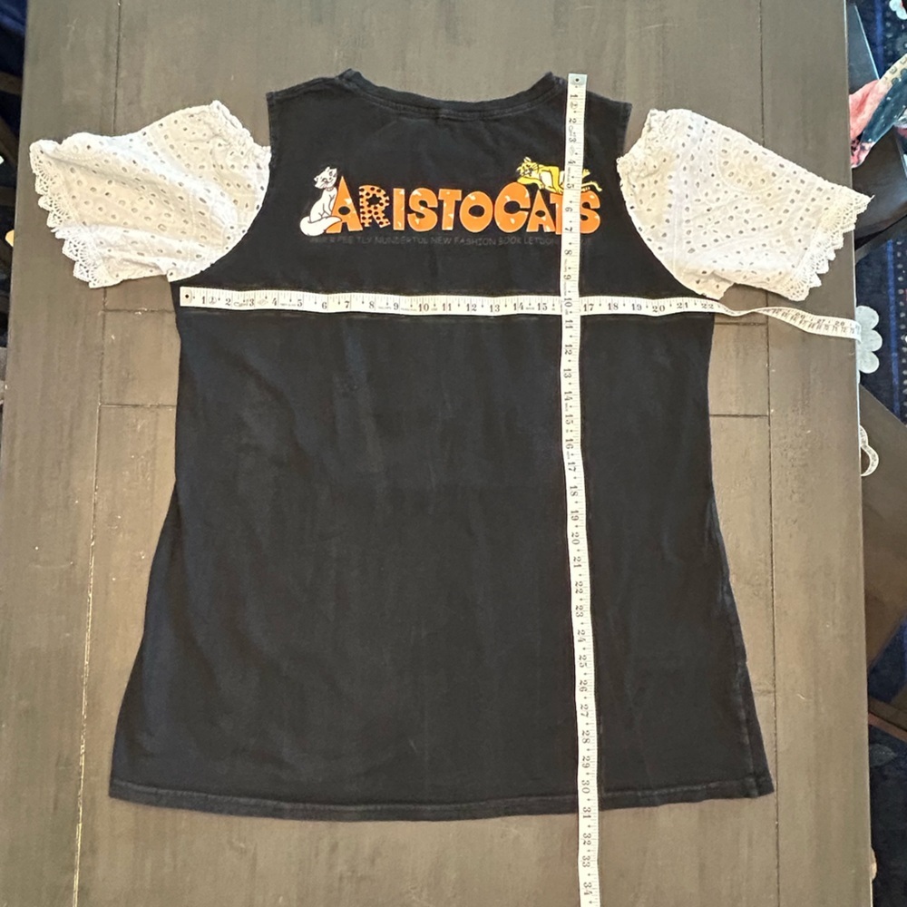 Disney Aristocats Upcycled Shirt Cold Shoulder Eyelet Lace Puff Sleeve Blk Cat L - Picture 9 of 9